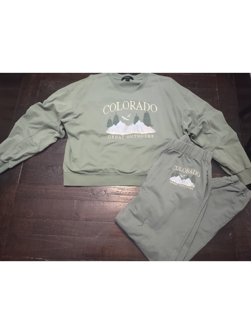 Forever 21 Colorado Sweatshirt  Cotton Crewneck With Pants